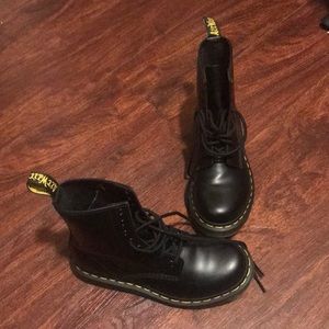 DR MARTENS